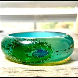 VTG 1960’s “PEACOCK” PERSPEX LUCITE CHUNKY BANGLE BRACELET w/ PAINTED DETAILS